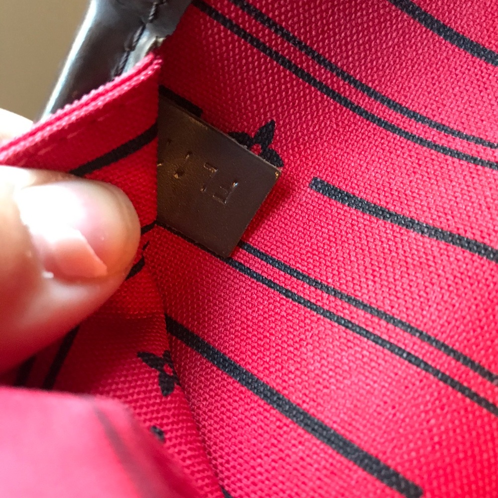 Authentic Louis Vuitton Neverfull GM Damier - Picture 5 of 8